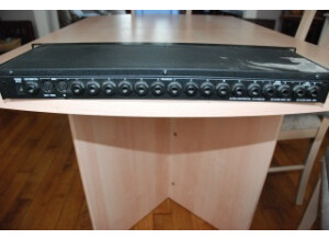 Alesis D4 (2668)