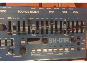 Roland SH-01A (23784)