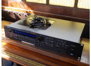 Roland JV-1080 (99411)