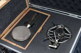 The T.bone RM700