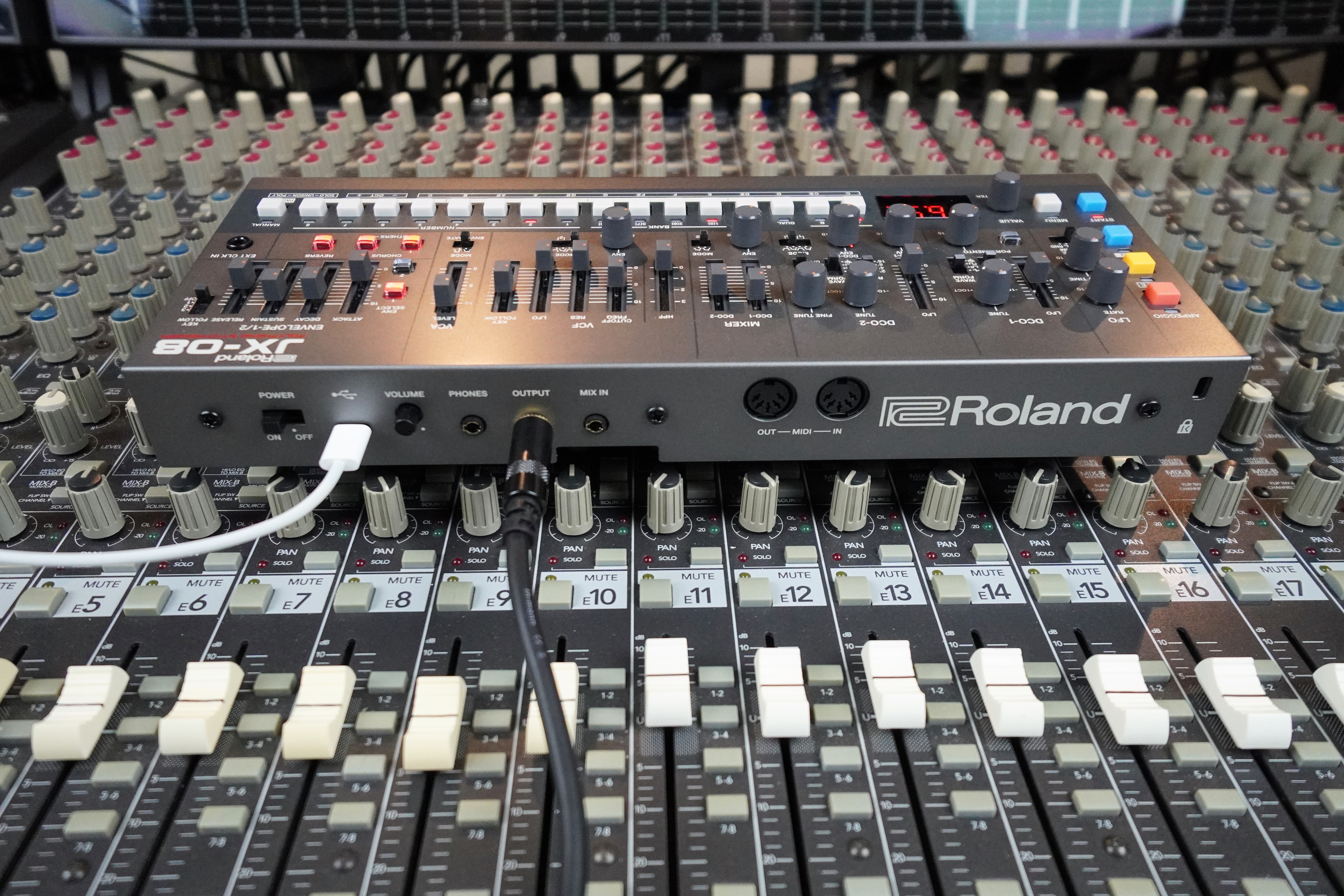 Roland JX-08 : DSC00257.JPG