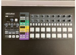 Arturia BeatStep Pro (32074)
