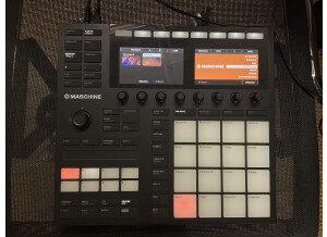Native Instruments Maschine mk3 (1136)