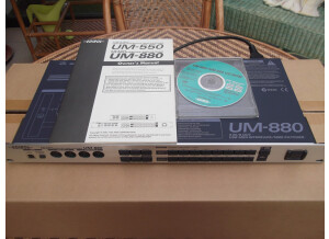 Edirol UM-880 (83255)