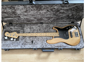 Fender American Elite Precision Bass (53804)