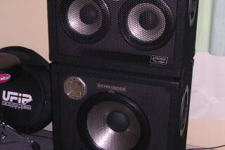 Behringer Ultrabass BX4210A