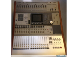 Tascam DM-3200 (6162)