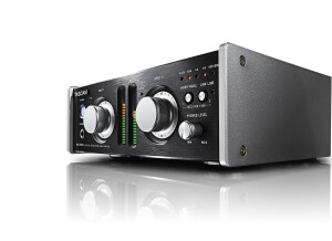 uh-7000_right