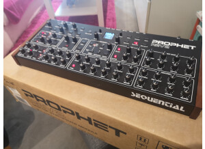Dave Smith Instruments Prophet Rev2 Module 8 voix (50449)