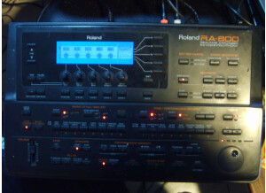 Roland RA-800 (48728)