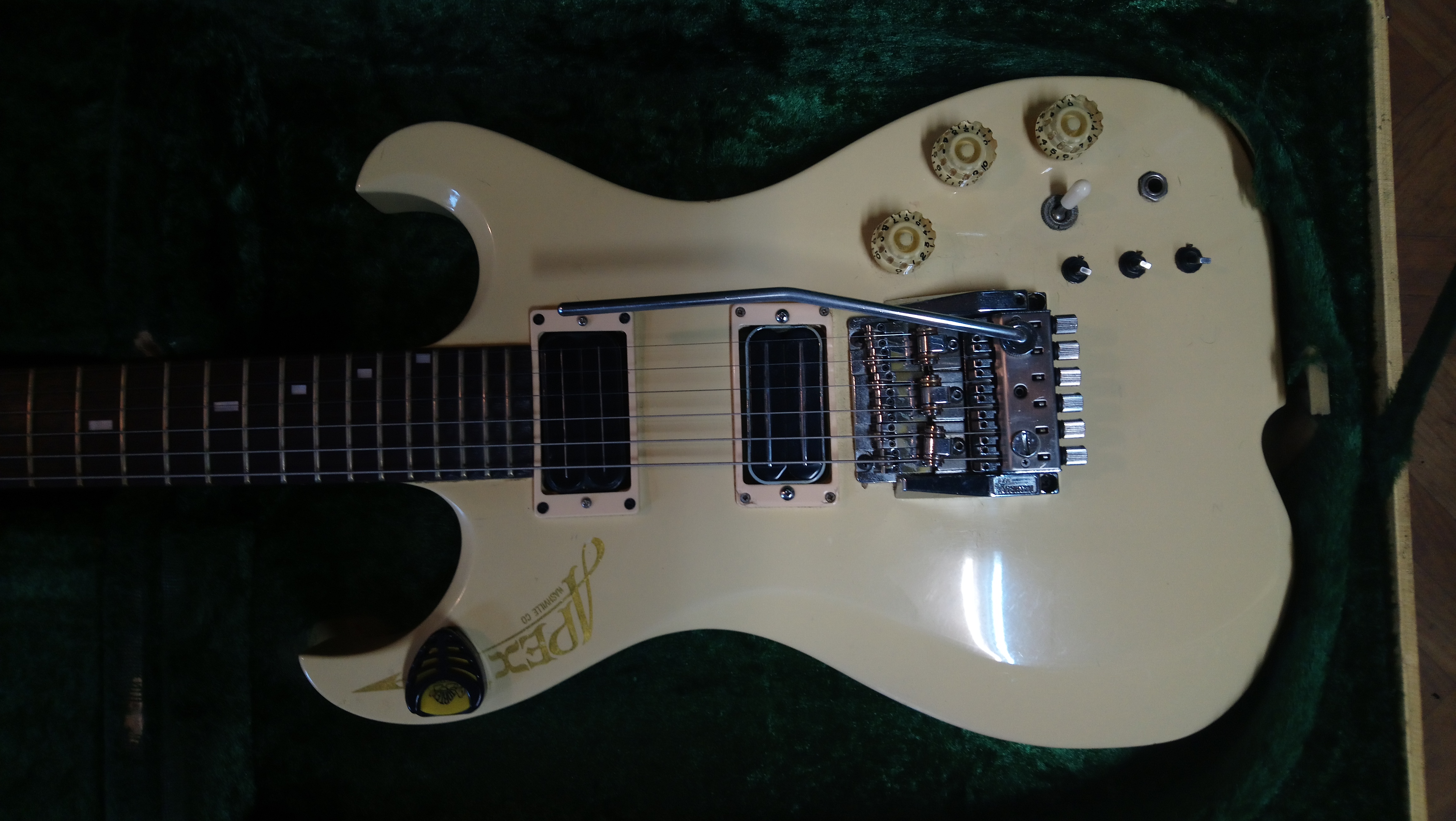 Vends Guitare électrique APEX 1982 Luthier