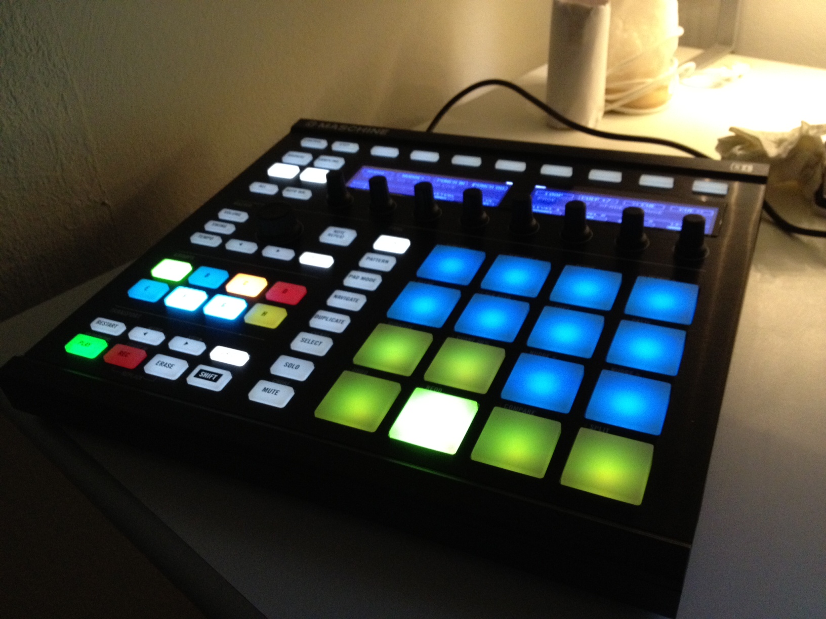 Native Instruments Maschine MKII