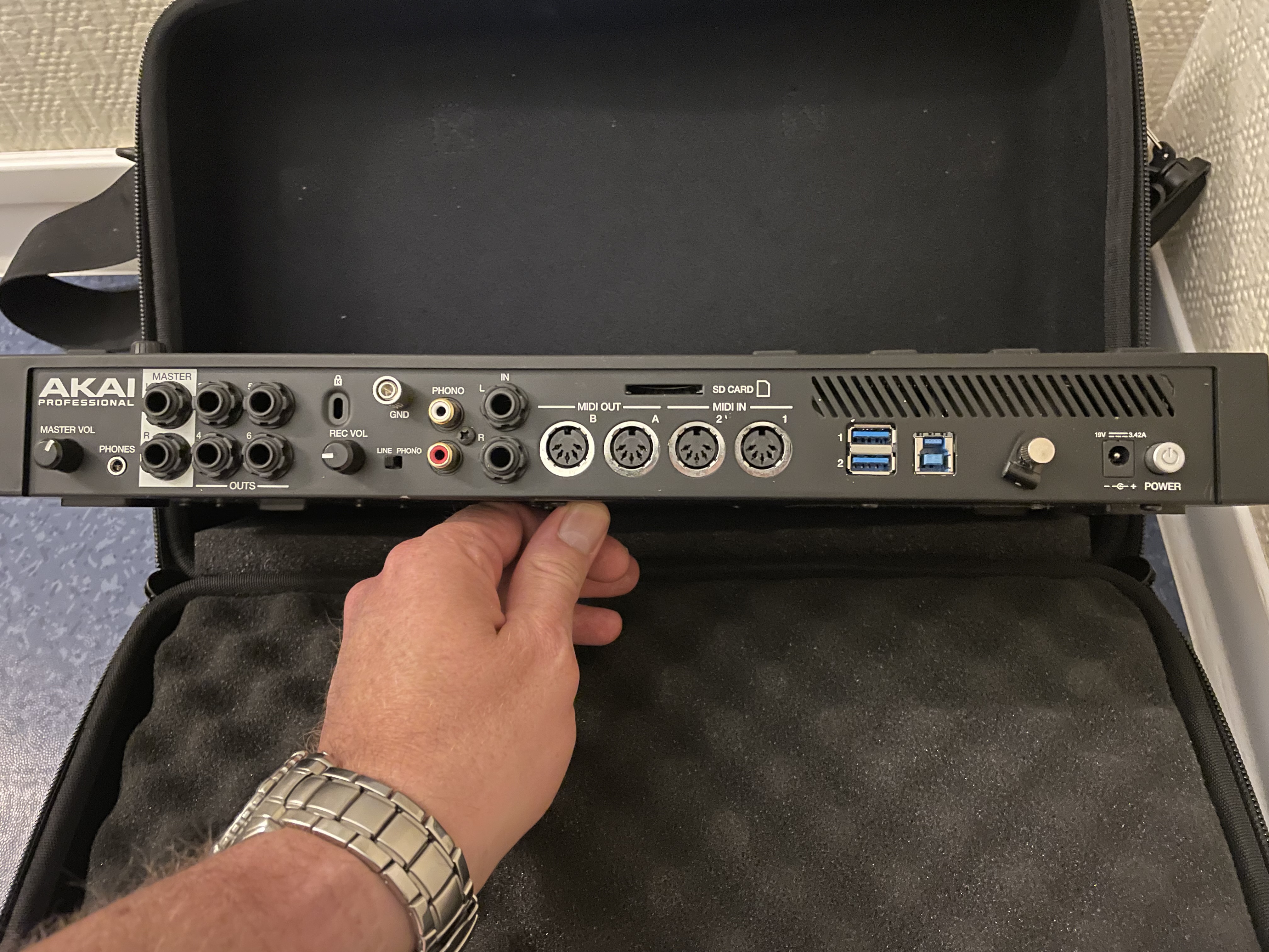 Akai Professional MPC Live