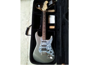 Fender stratocaster (mexicaine) en série limitée à 250 exemplaires.