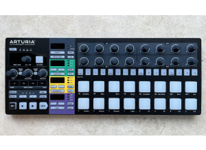 Arturia BeatStep Pro (38073)