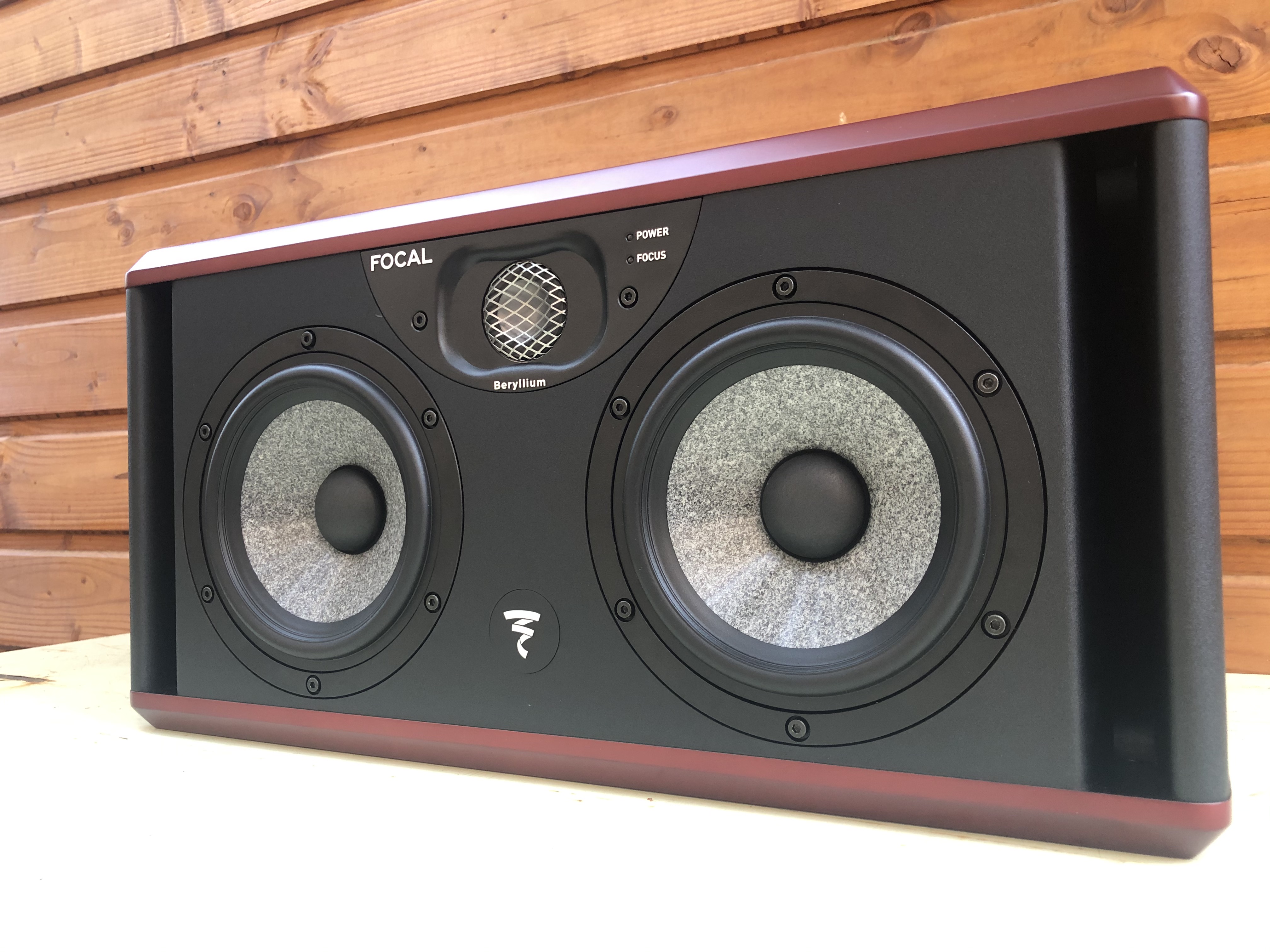 Focal Twin6 : avant large