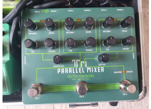 electro_harmonix_tri_parallel_mixer