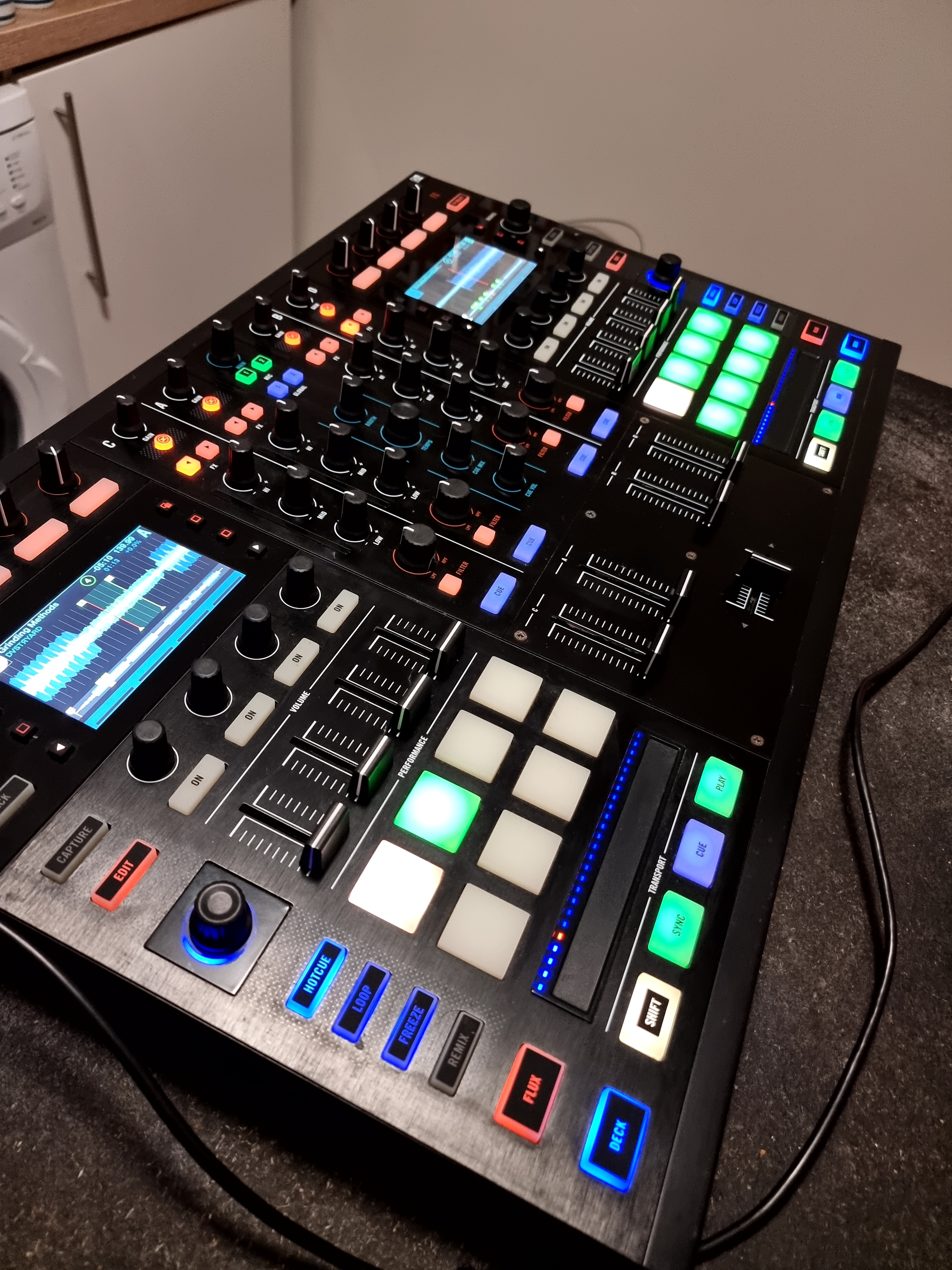 traktor kontrol s8