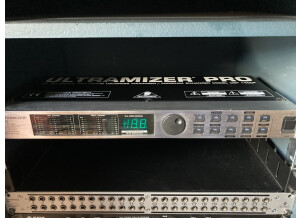 Behringer Ultramizer Pro DSP1400P (54398)