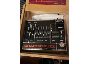 Electro-Harmonix Graphic Fuzz (1185)