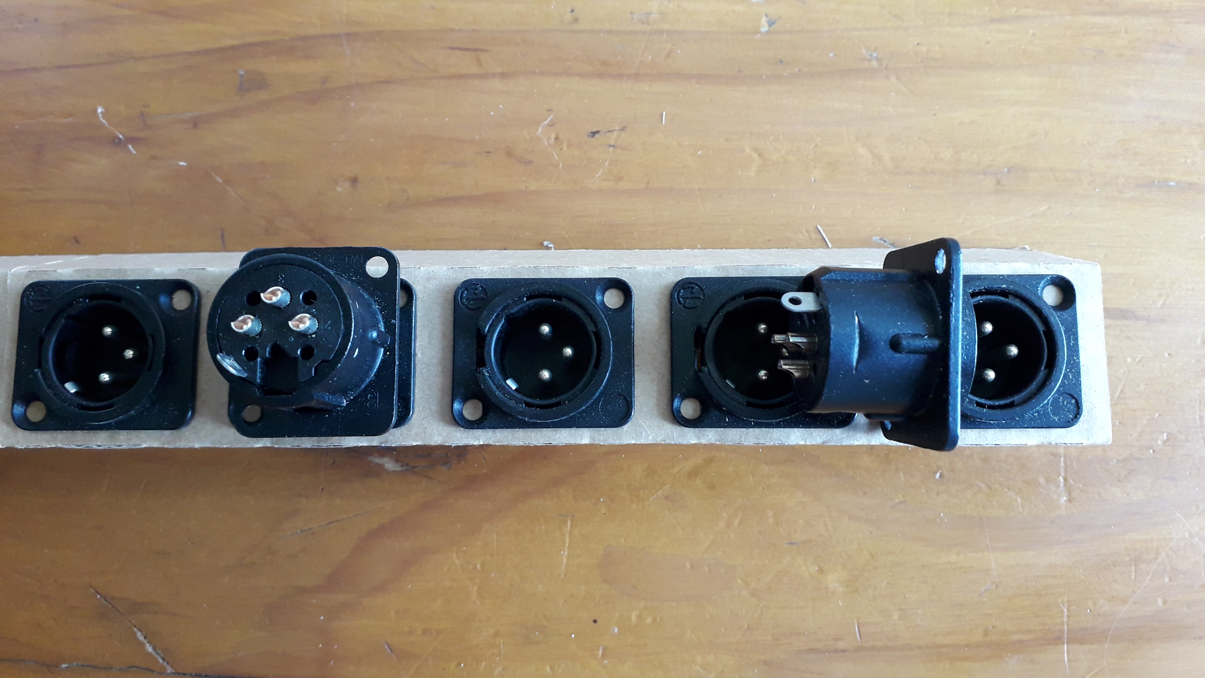 Neutrik NC3MD (3291)
