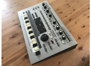 Roland MC-303 (47808)