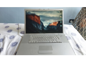 Apple MacBook Pro 17" (86751)