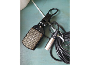 AKG D 14