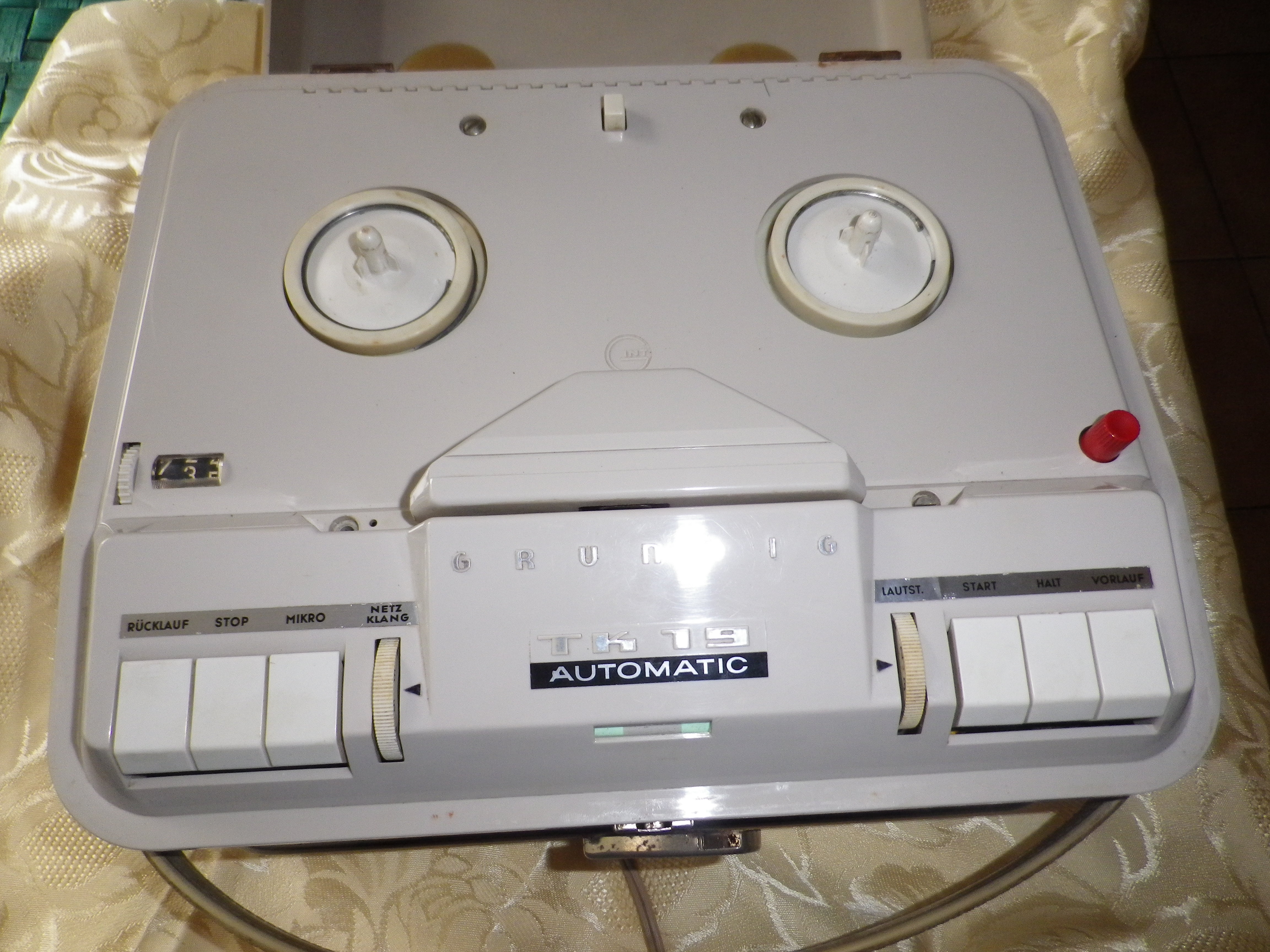 Magnétophone à bandes GRUNDIG TK 19 AUTOMATIQUE 