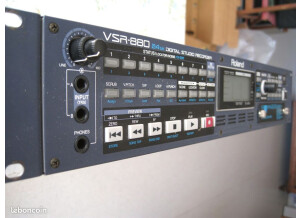 Roland VSR-880_01