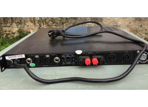 Ampli XPA-250 derrière