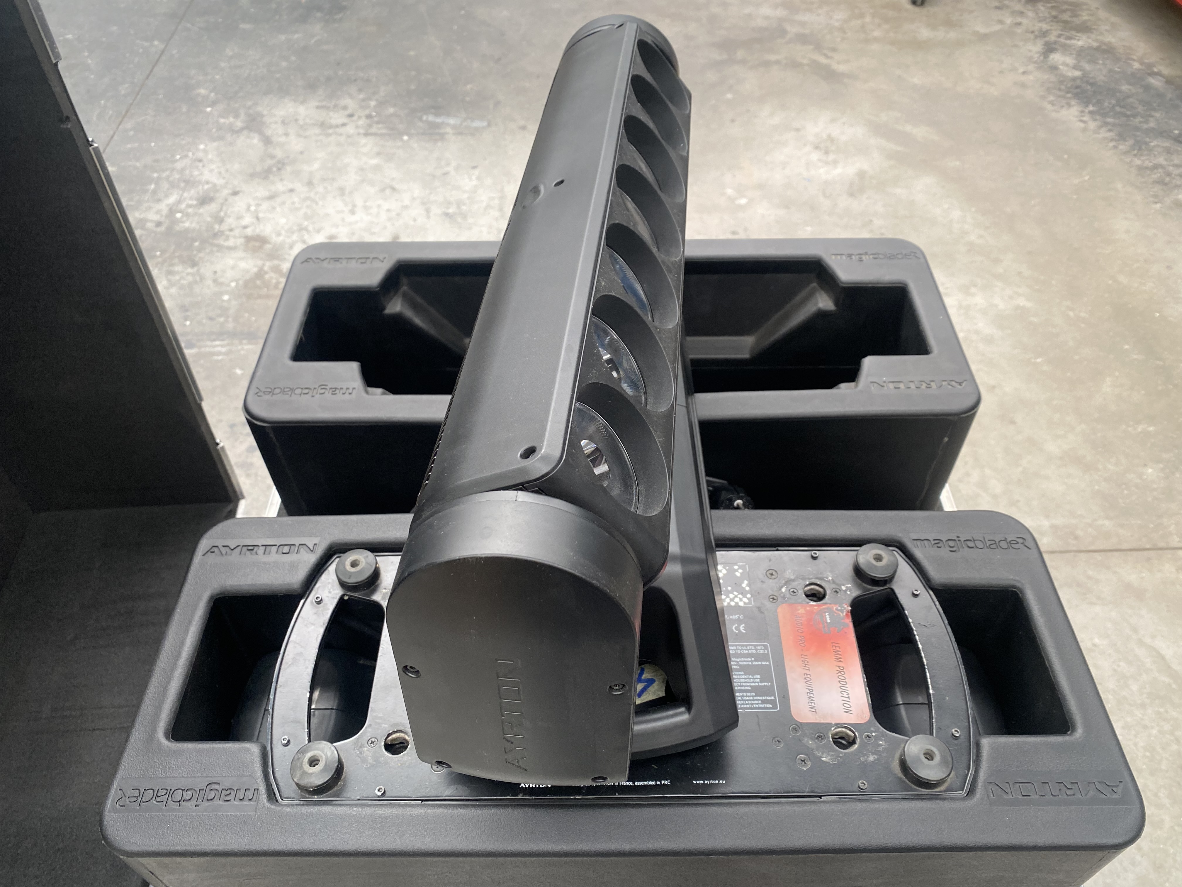 Ayrton Lighting MagicBlade-R (94579)