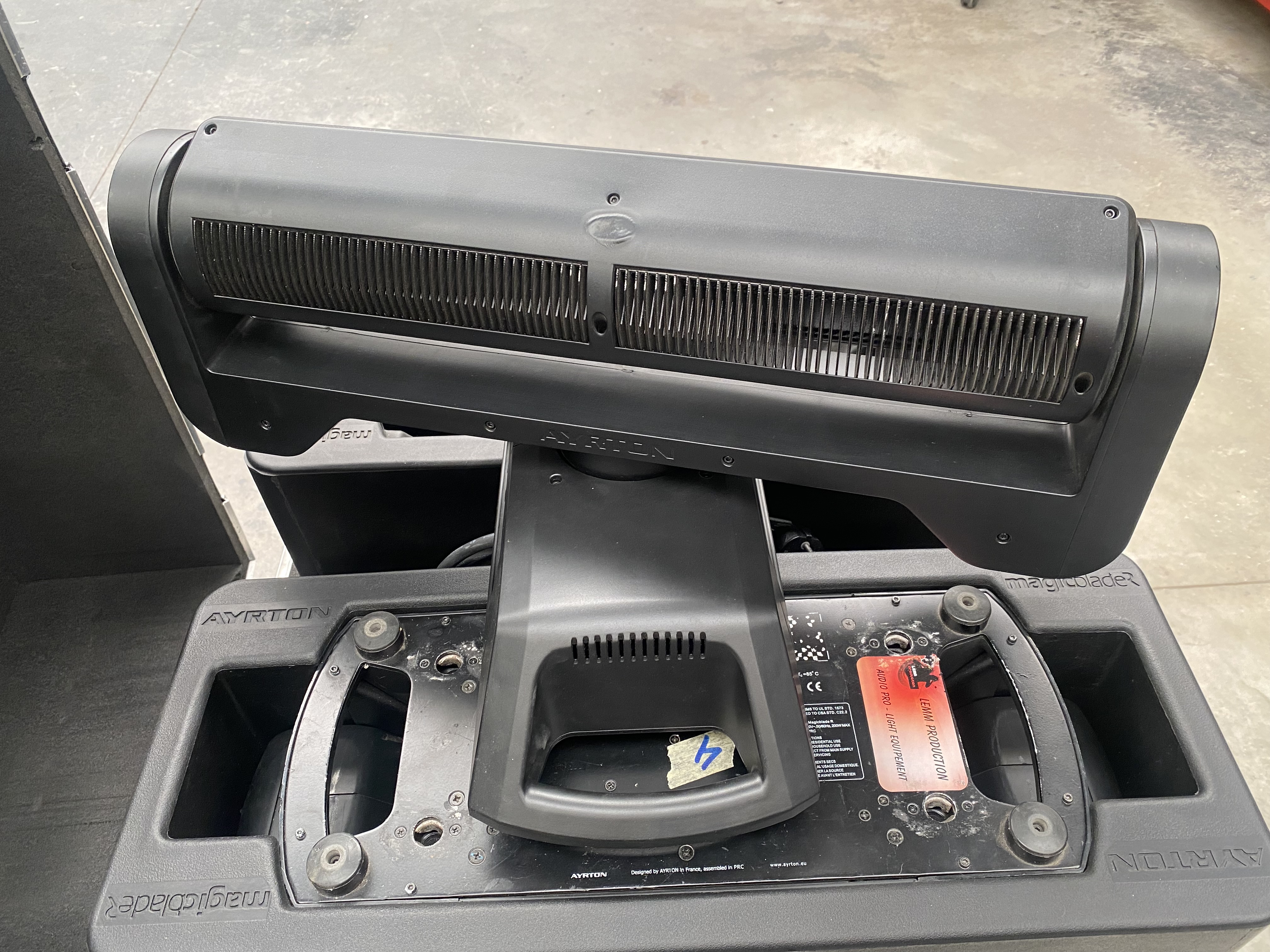 Ayrton Lighting MagicBlade-R (13776)