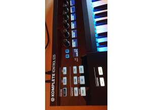 Native Instruments Komplete Kontrol S25 (89889)