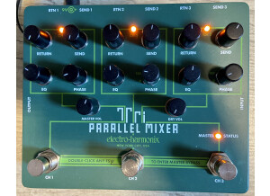Electro-Harmonix Tri Parallel Mixer (3490)