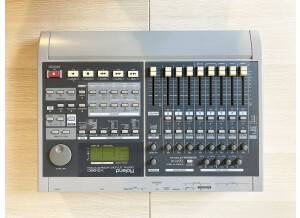 Roland VS-880