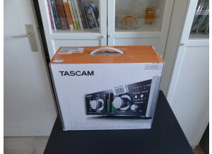 Tascam UH-7000 (25381)