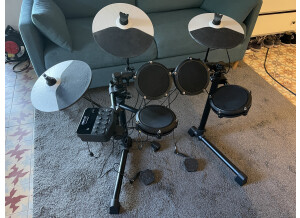 Alesis Debut Kit (95136)