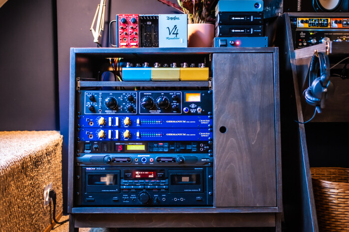 Instruments et matériels audio : Studio Avant-Garde 04