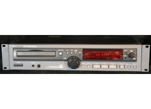 Tascam CD-RW2000 v3 (65775)