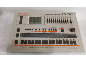 Roland TR-707 (58717)
