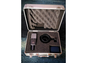 AKG 1