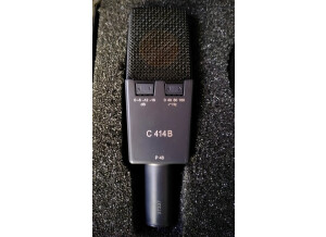 AKG 3