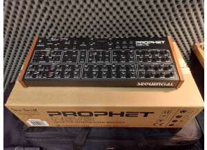 Dave Smith Instruments Prophet Rev2 Module 8 voix (53838)