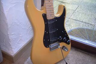 Fender Special Edition Lite Ash Stratocaster