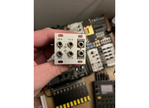 Intellijel Designs Dual VCA 1U