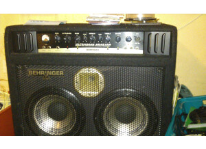 Behringer Ultrabass BX4210A