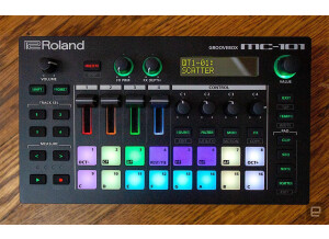 Roland MC-101 (12238)