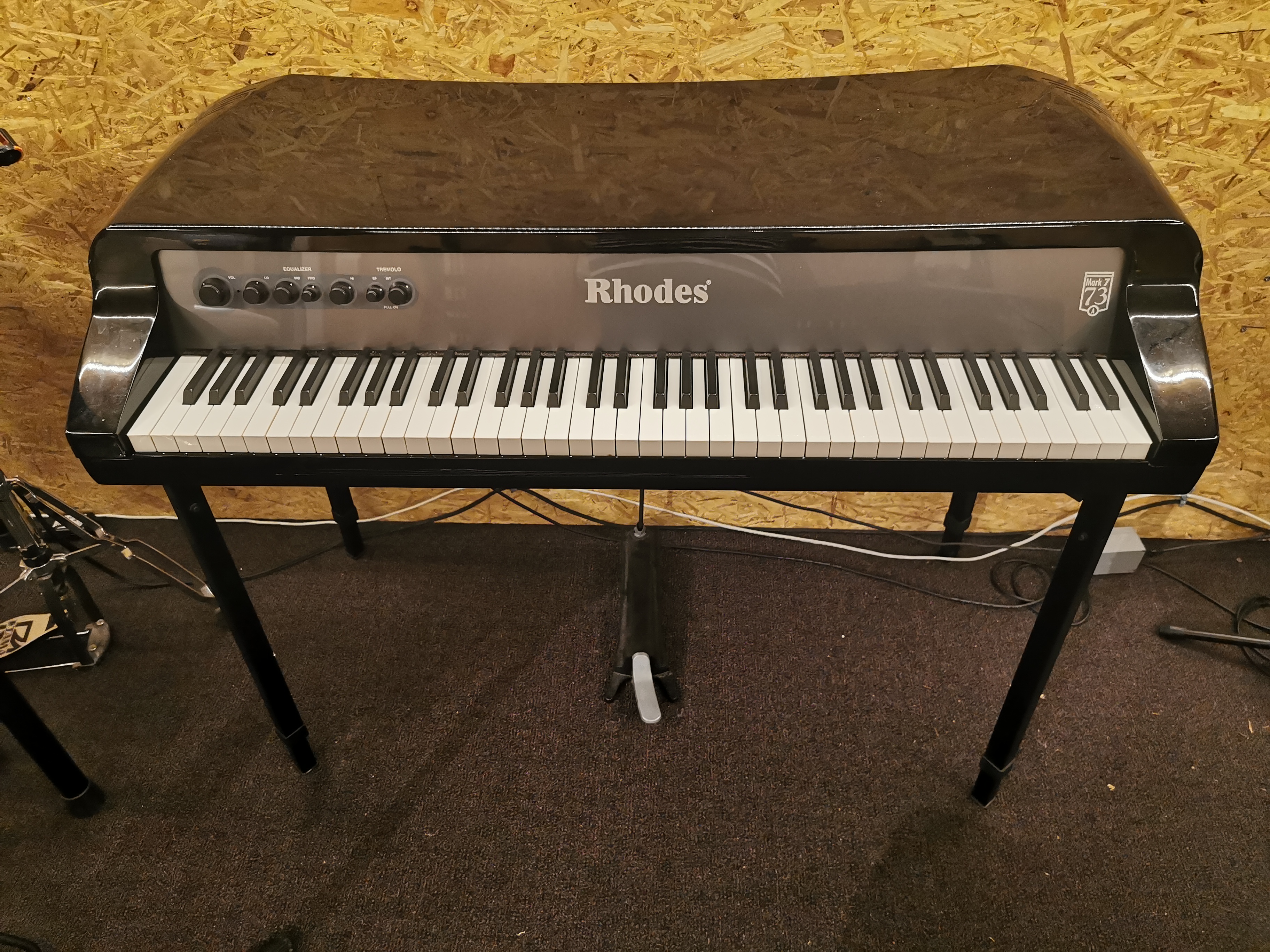 正規品大人気Rhodes Mark 7 Piano 73 Gross White 鍵盤楽器