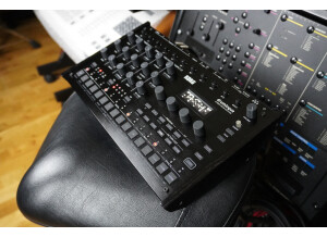 Drumlogue 2tof 05 Trois quart avant droit